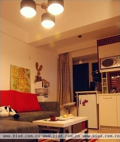 时尚经典的小户公寓 60平的红黑白搭配(组图)