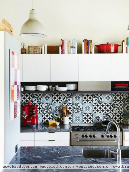 厨房也做微整形 巧用瓷砖打造完美厨房(组图)