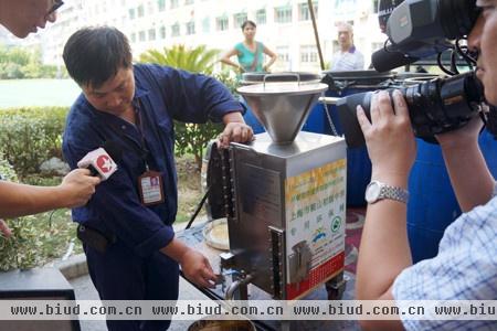 鞍山初中食堂煎炸废弃食用油有偿回收示范