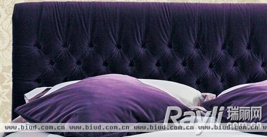 紫色天鹅绒的完美质感+复古包扣设计