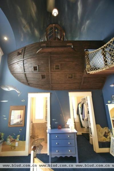 极为独特个性的海盗船主题卧室