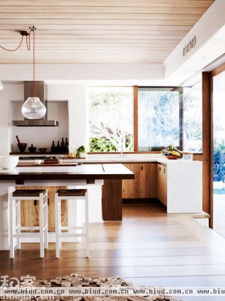 厨房格局多变化 开放式设计扩容空间 