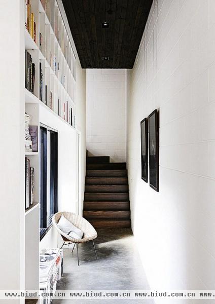 白色调开放式现代家居 客厅溶于庭院中