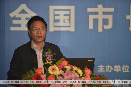 北京邮电大学工程技术转移中心主任、教授邓中亮