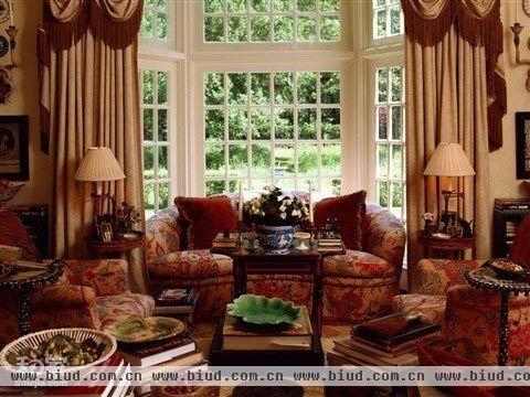 欧式古典客厅 营造优美而柔和的家居环境(图)