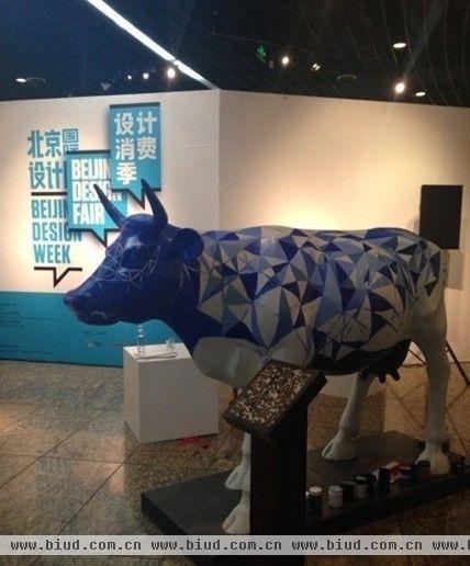 廊和坊牛体彩绘亮相北京国际设计周