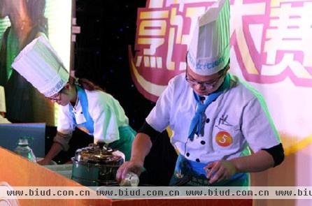 第八届“港华紫荆杯”烹饪大赛总决赛万众瞩目