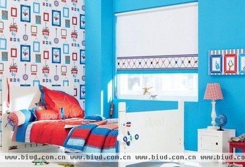 天蓝和热情橘红完美配合来打造合适男孩儿的房间