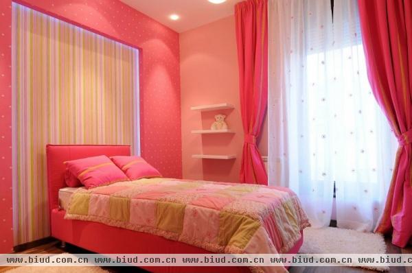 粉色装点儿童房 塞尔维亚优雅简约阁楼公寓