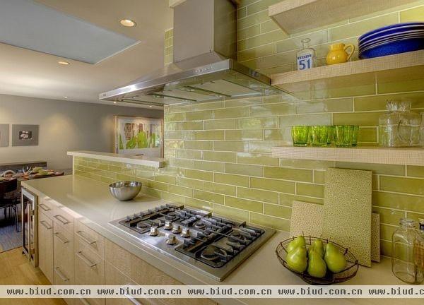 精彩墙面瓷砖 营造厨房生活气氛