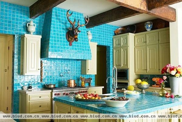 精彩墙面瓷砖 营造厨房生活气氛