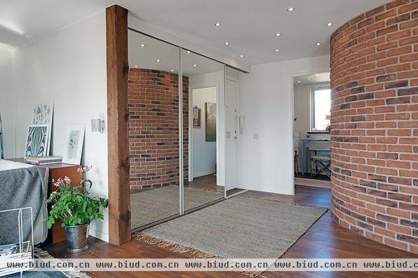 开放式空间的温馨感 瑞典82平米木质公寓(图)