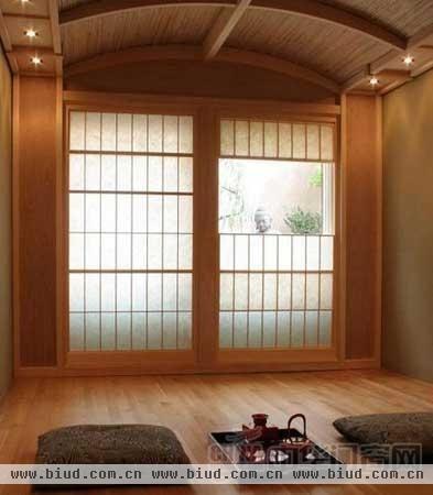 日式风格客厅推拉门装修 超自然省空间