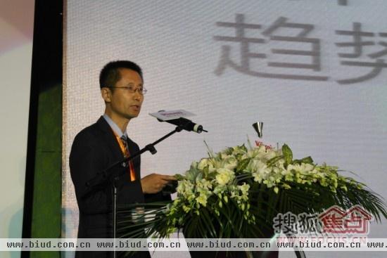 上海林内有限公司开发部部长刘金钊做新品宣讲