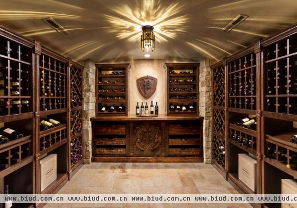 《继承者们》28种私人酒窖 奢靡豪宅地下室