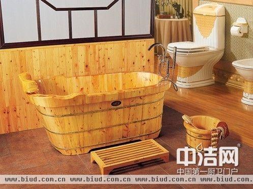木桶浴缸各有优缺点 达人教你如何选购木桶浴缸