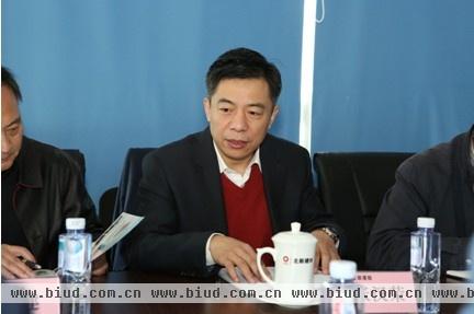 西安交通大学校长助理、中国高校校办产业协会副理事长张汉荣致辞