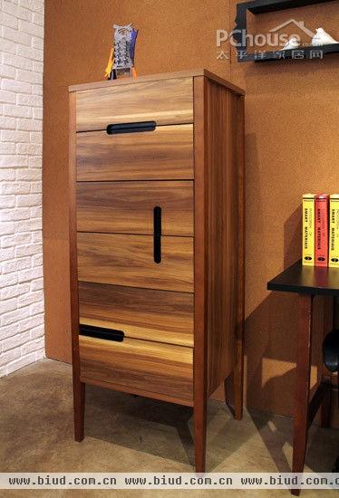 2㎡空间大利用 3款品牌家具搭出小书房