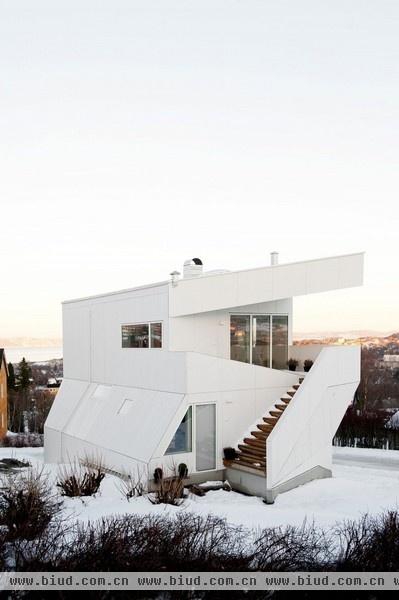 高空的邻居 倒三角形经典北欧风格住宅设计