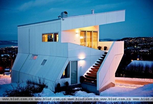 高空的邻居 倒三角形经典北欧风格住宅设计