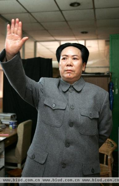 毛泽东的女性扮演者走红 坦言丈夫压力大无性生活（组图）