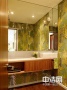 浴室镜与台盆的暖色巧妙搭配 冬天不寒冷(图)