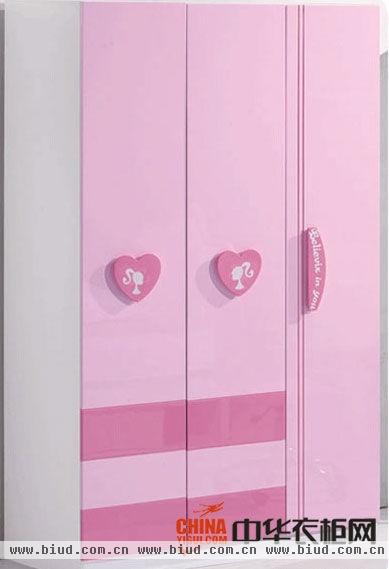 女孩，儿童们的梦幻粉红衣柜 装载幸福童年