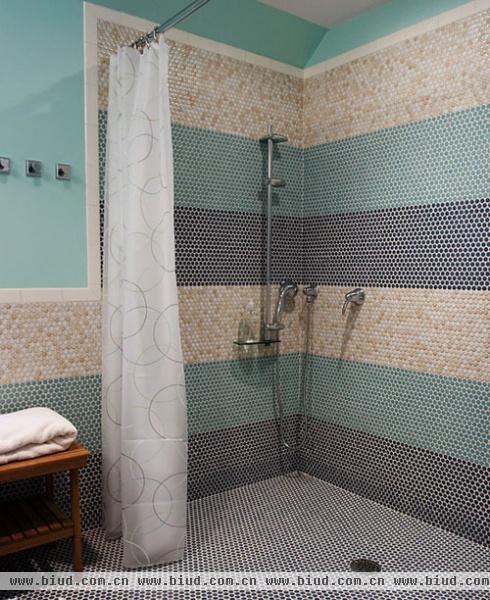 淋浴房瓷砖铺贴的18个巧妙构想