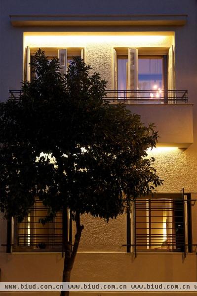 雅典中性温馨住宅 优雅的露天阳台变餐厅(图)