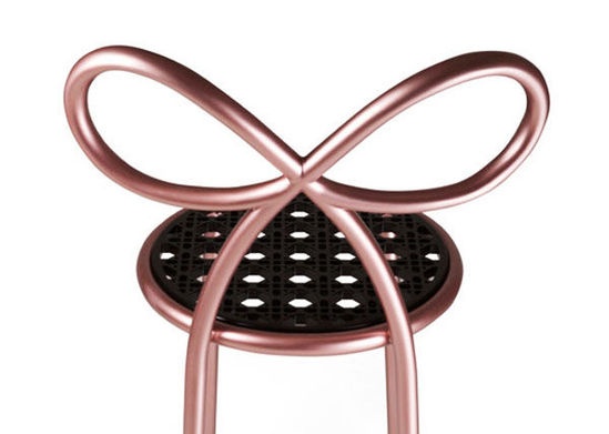 超强创意家具设计 带蝴蝶结的迪奥小姐椅子