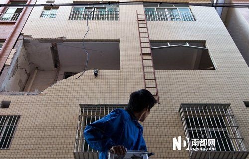 广州民宅电热水器爆炸 炸飞大半堵墙