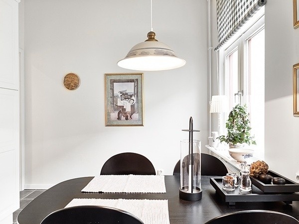 瑞典50平秋季色公寓 深咖装饰增加温暖感(图)