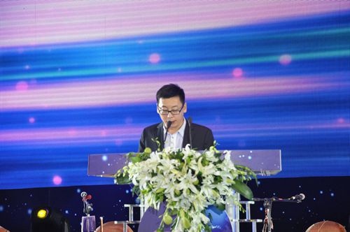 广东省家居业联合会筹备组组长蒋德辉先生宣布大会选举结果