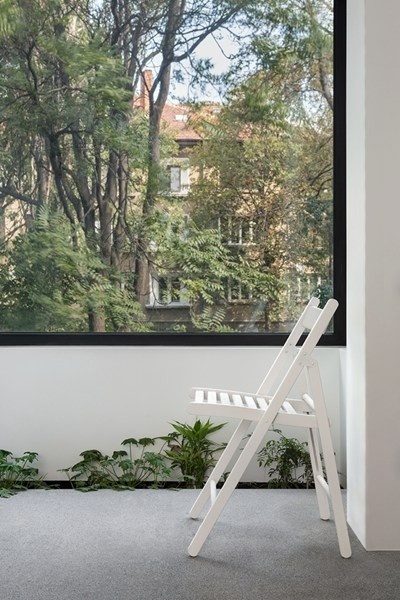 保加利亚隐藏式收纳公寓 拼花地板简约风(图)