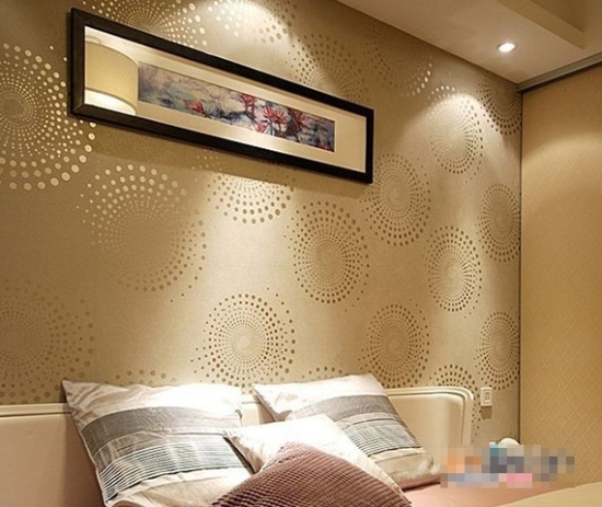 温馨壁纸装扮时尚卧室 最钟爱的惬意空间(图)