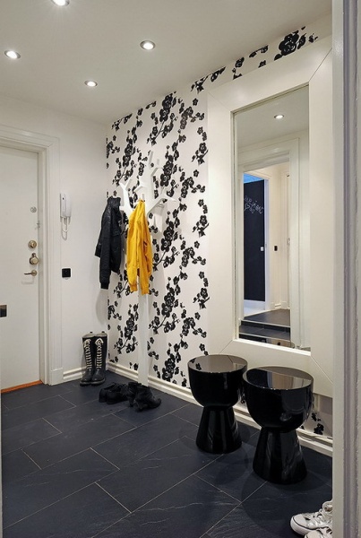 跳跃的色彩符 黑白素花壁纸打造北欧公寓(图)