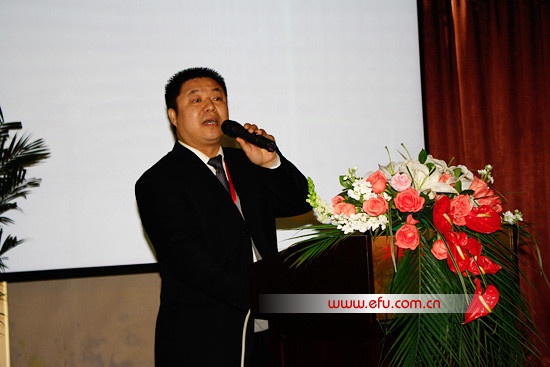 张瑞在2012年某次行业高峰论坛上发言