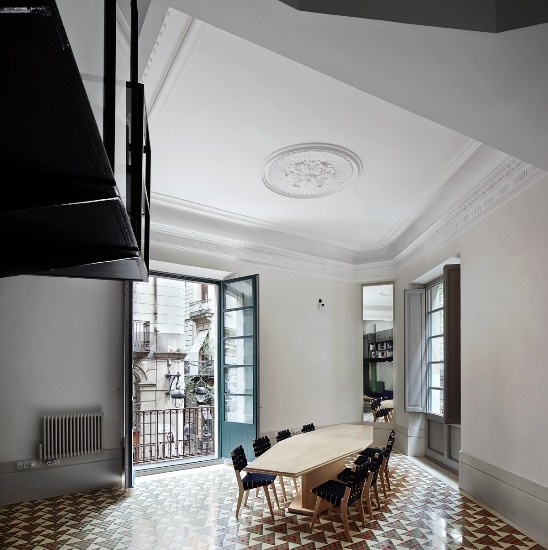老房子的惊人改造 巴塞罗那现代时尚公寓(图)