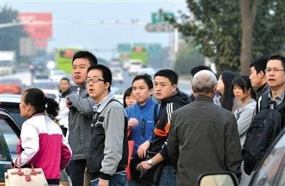 河北燕郊成“睡城” 几十万北京白领“跨省”上班