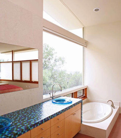 嵌入式浴缸 让浴室更宽敞明亮