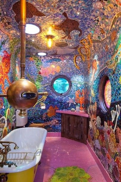 彩色瓷砖打造梦幻世界 神奇浴室如海底潜水艇