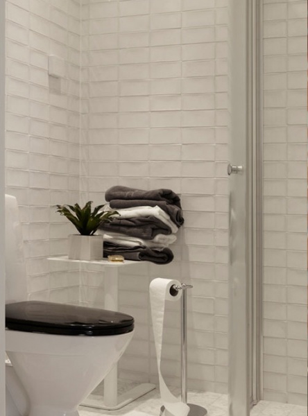 瓷砖全包围 小户卫浴间的现代肌理