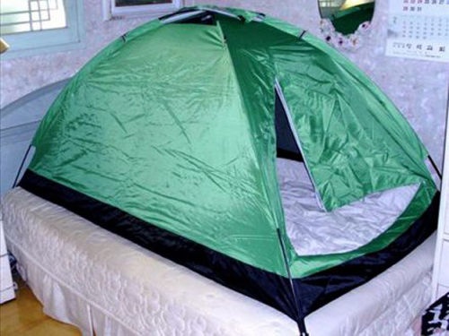 这个冬天，韩国人在卧室里睡帐篷