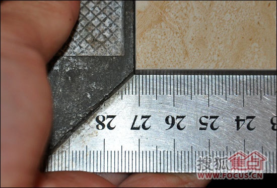 特地象牙金瓷砖直角度测量