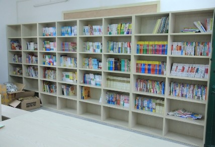 建成的功能齐全的读书室
