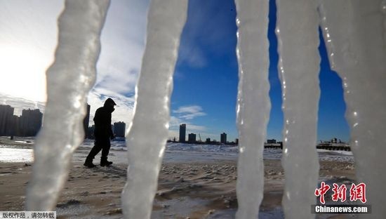 美国遭遇罕见酷寒天气 宛如冰封之国（图）