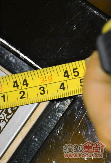 特地埃及米黄瓷砖对角线长度测量