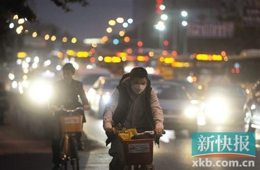 广州空气二级重污染 20%-25%的PM2.5来自汽车尾气