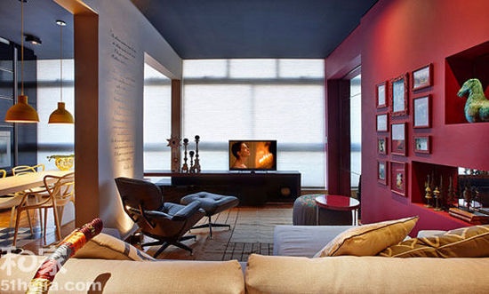 大胆配色划空间 亮色个性公寓设计