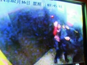 代课女教师电梯内遭陌生男子割喉